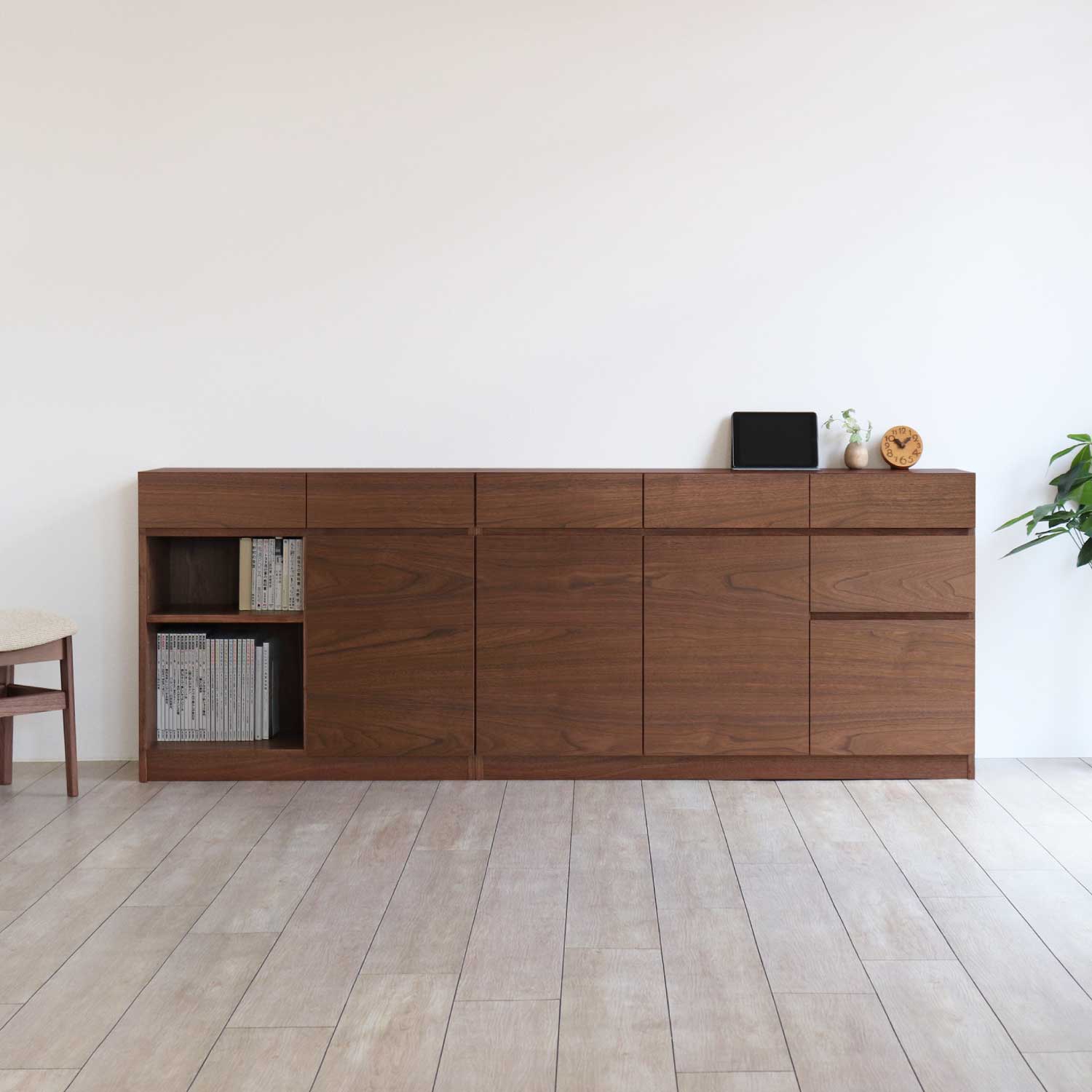 select-sideboard_1x1.jpg