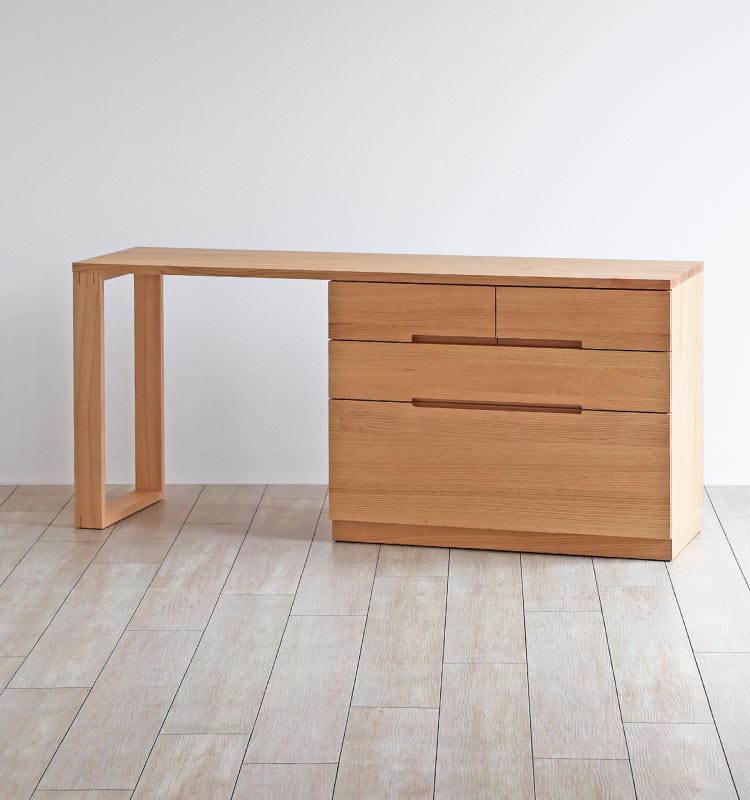 収納も、作業スペースもこれひとつ。スマートに暮らす、収納と一体型の