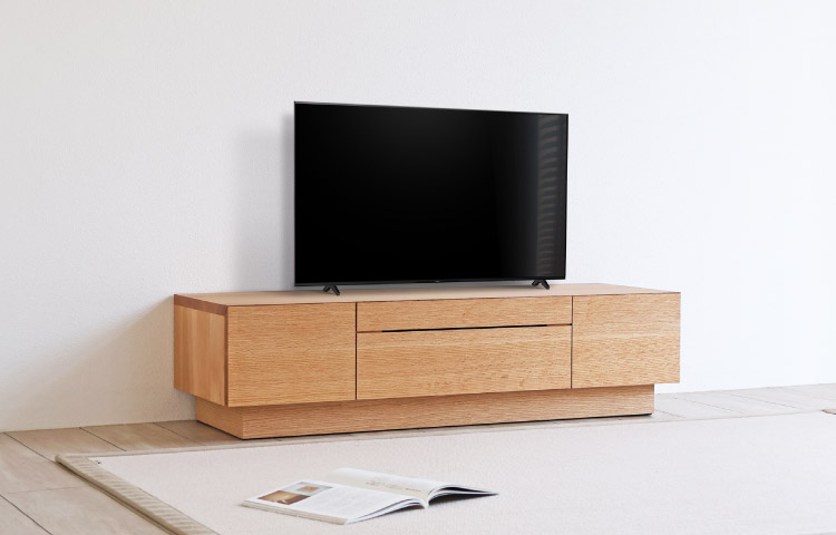無垢を感じるシンプルスタイル、機能的で小ぶりなテレビボード［BV-131